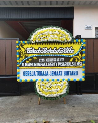 Papan Bunga Duka di Serasan Timur